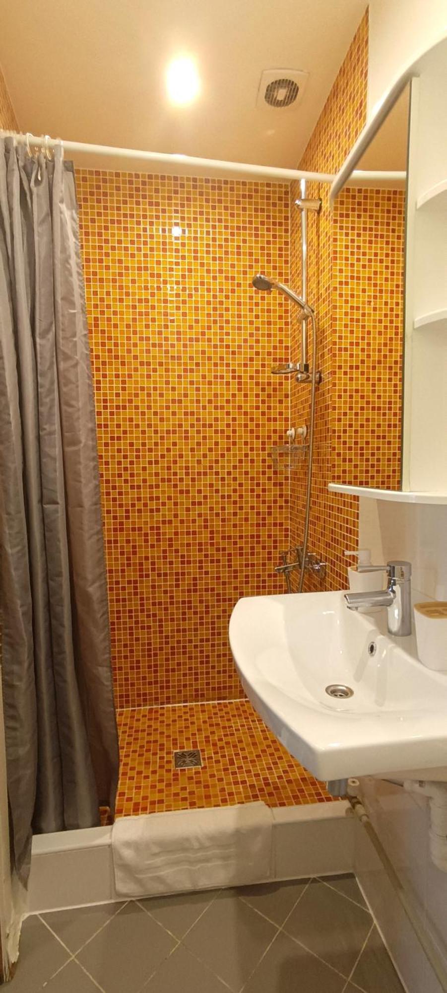 Old Town 2 Bedroom Apartment Near Dome Square & Scenic Waterfront Riga Bagian luar foto