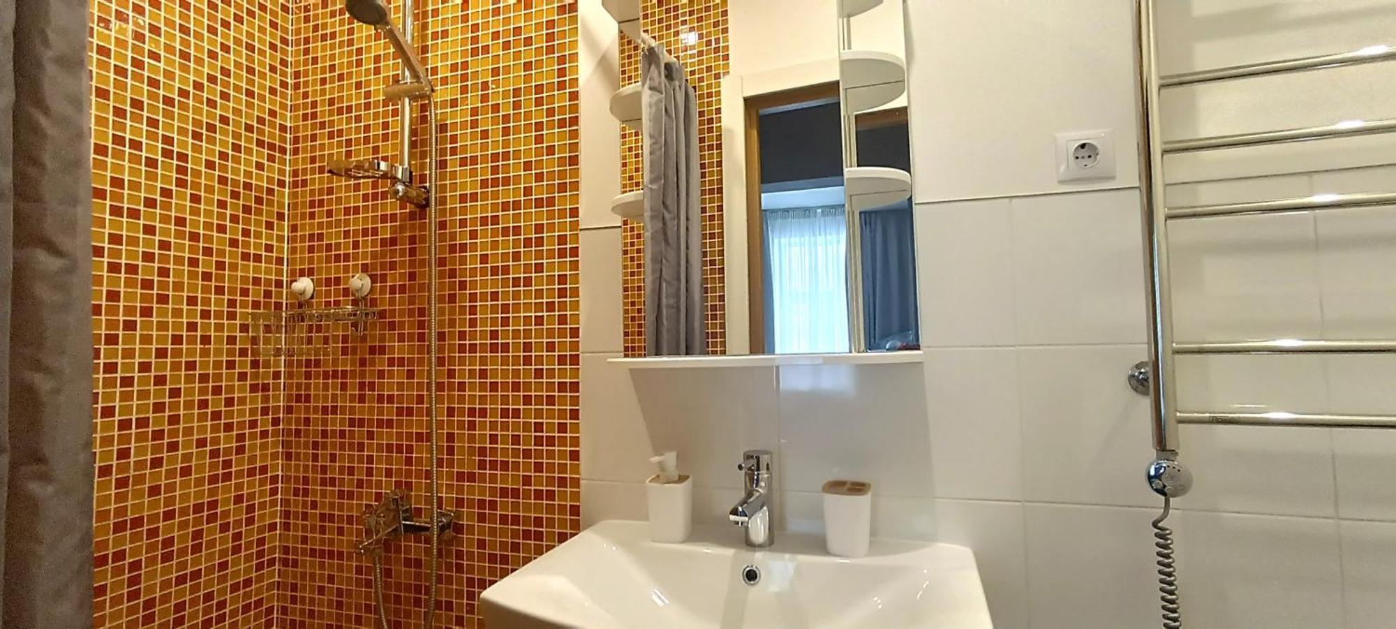 Old Town 2 Bedroom Apartment Near Dome Square & Scenic Waterfront Riga Bagian luar foto
