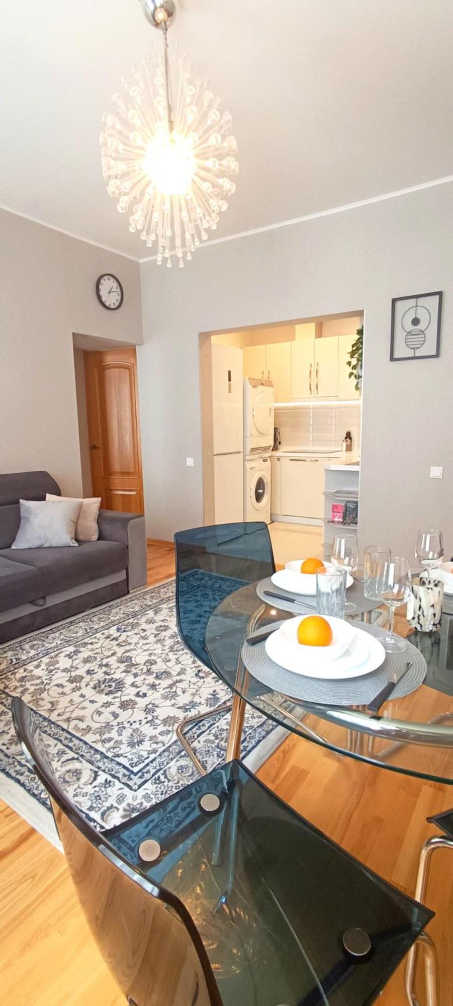 Old Town 2 Bedroom Apartment Near Dome Square & Scenic Waterfront Riga Bagian luar foto